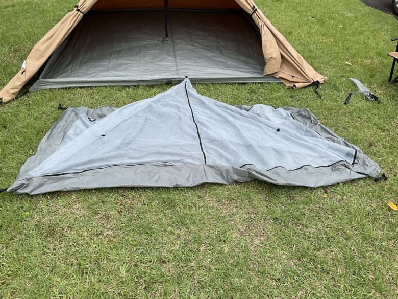 インナーテントを広げている状態