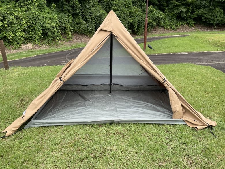 設営完成・前面開放状態